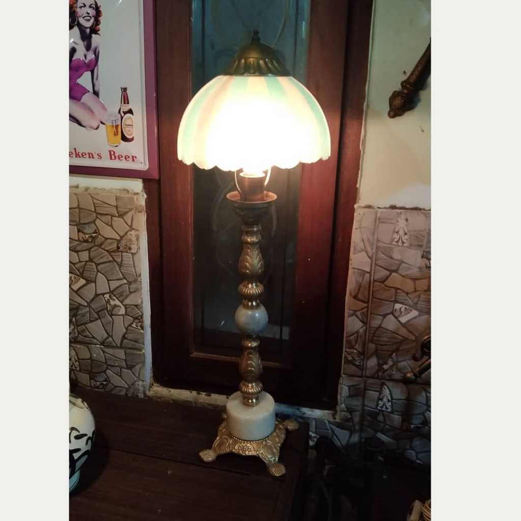 Lampu meja vintage