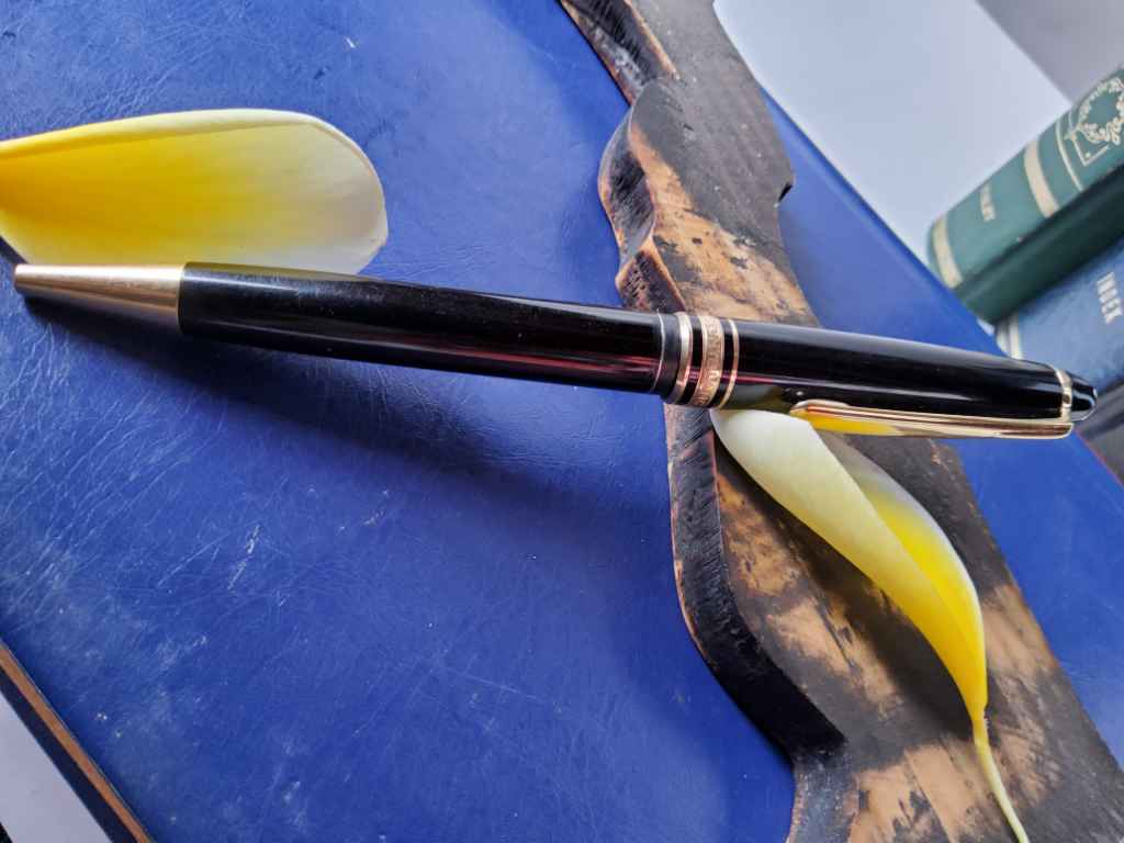 Pulpen Montblanc Meisterstuck LB 149260 - W Germany kombinasi Hitam - Emas  (Pen 0008)