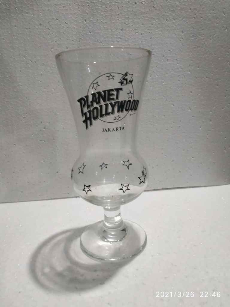 Gelas Iklan Planet Hollywood 1990