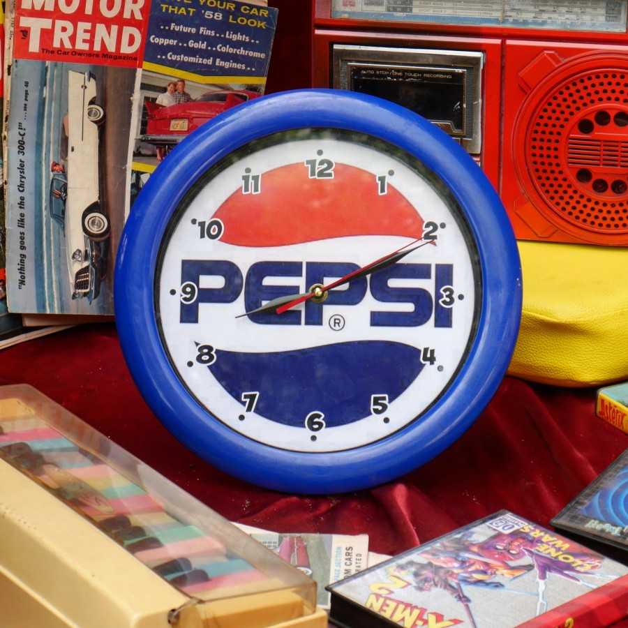 Jam Dinding Pepsi