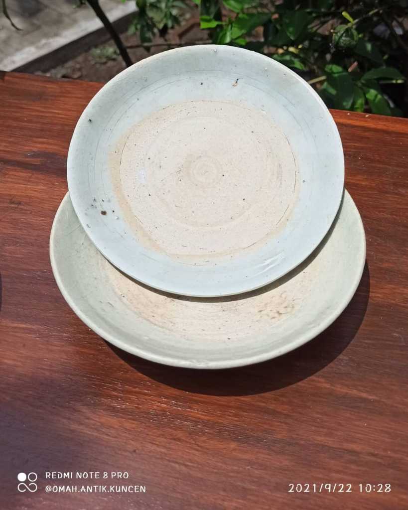 Piring Keramik Antik China