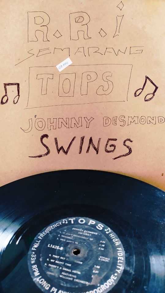 Piringan Hitam Johnny Desmond Swings