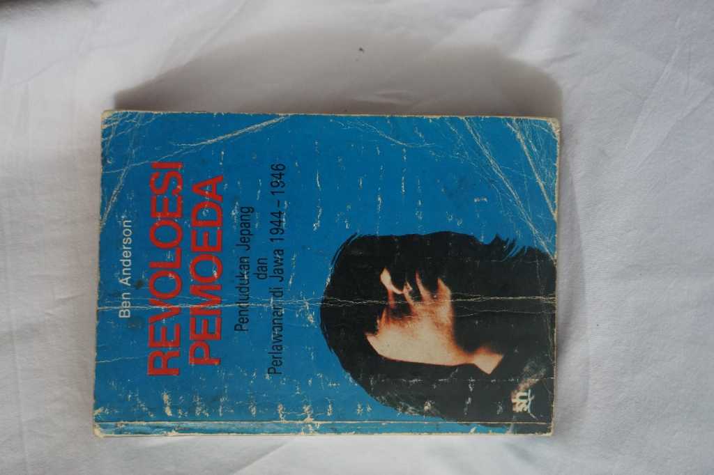 Buku revolusi pemoeda