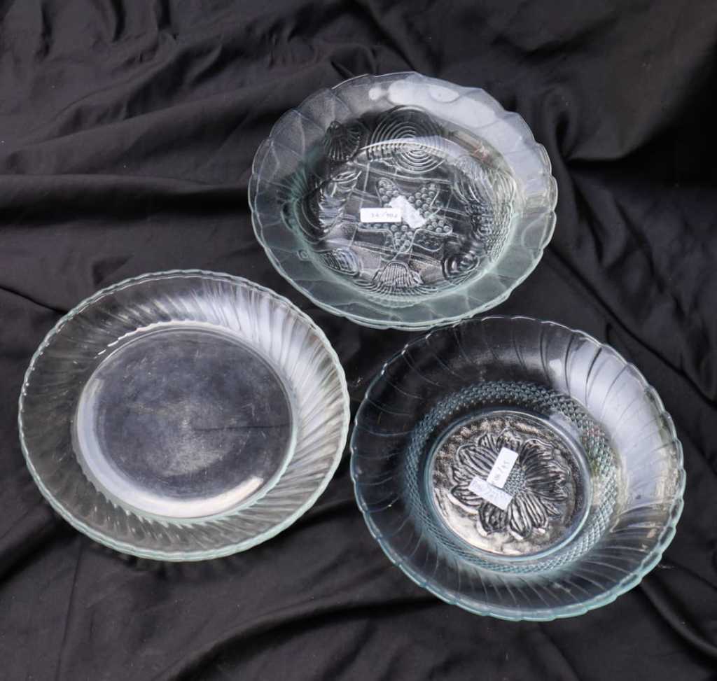 Piring Kaca Vintage