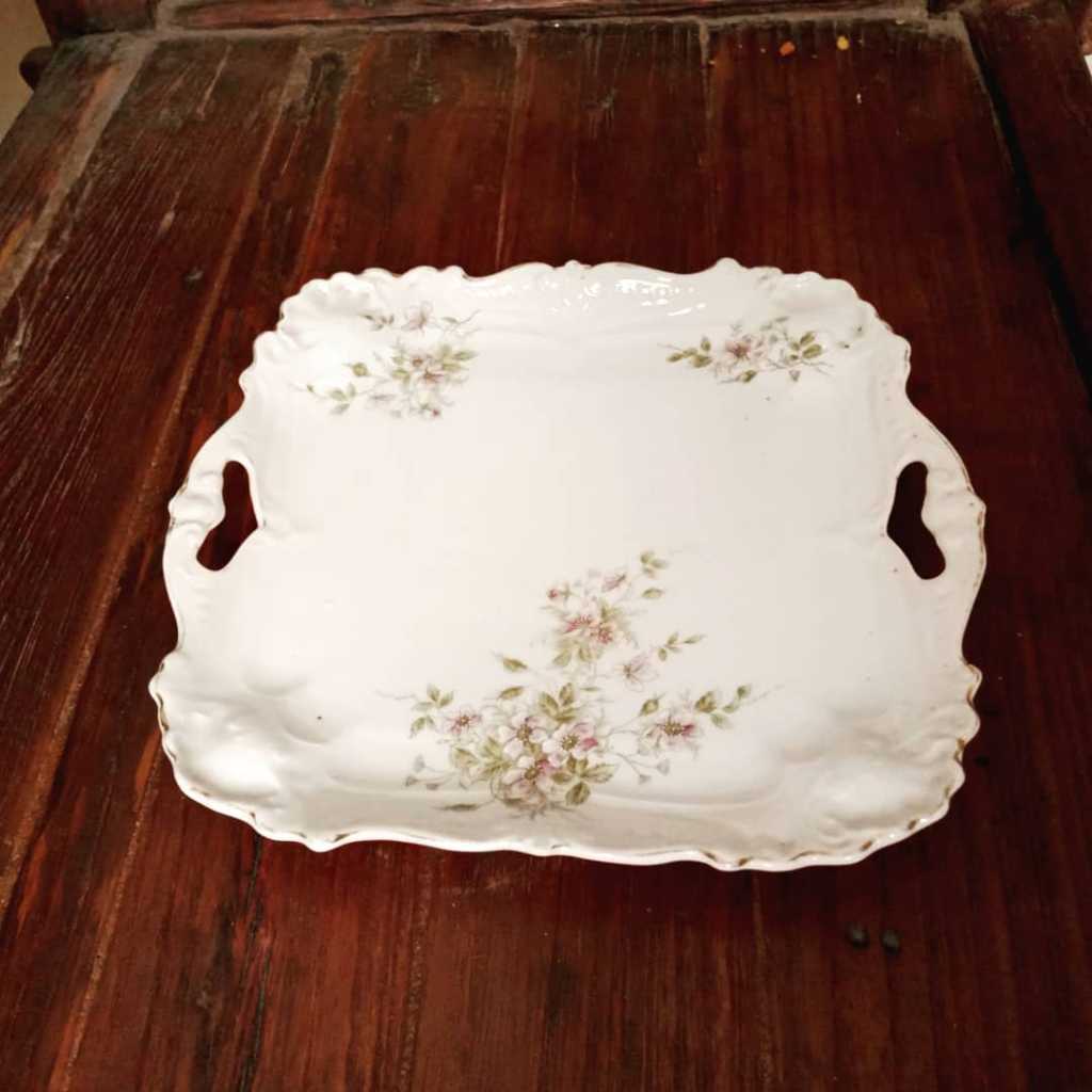 Nampan Porcelain Antik