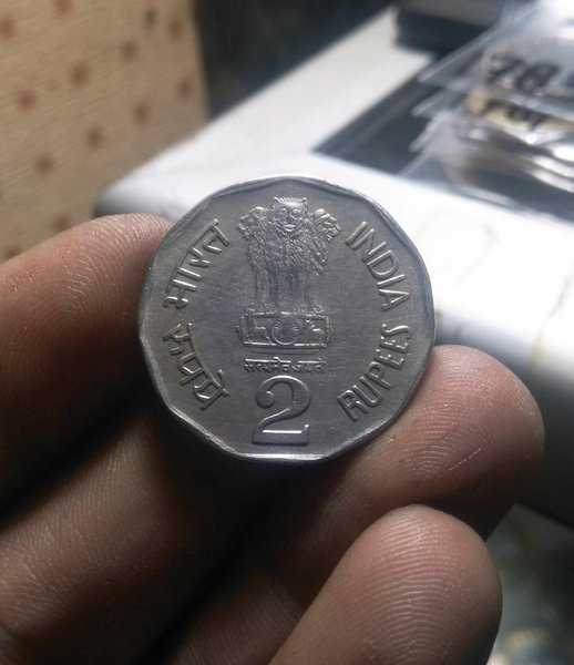 A 1792 Koin Kuno 2 Rupees India Tahun 1995 Bekas Pakai Kondisi Sesuai Gambar