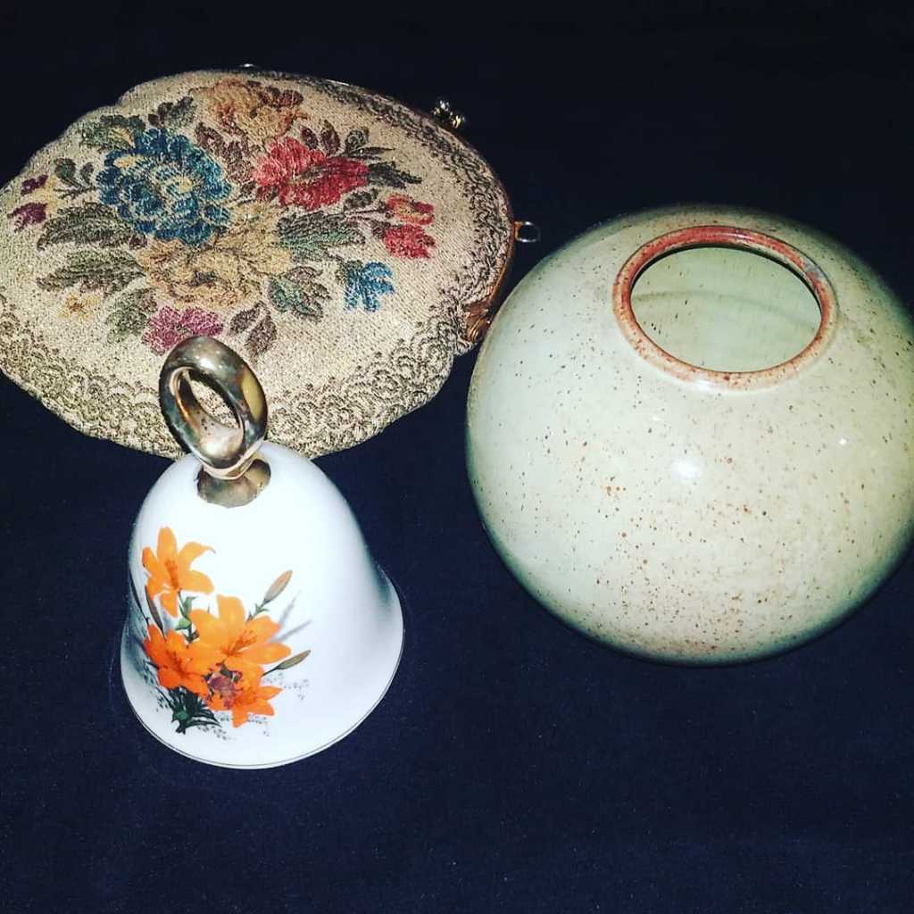 Guci Celadon Vintage