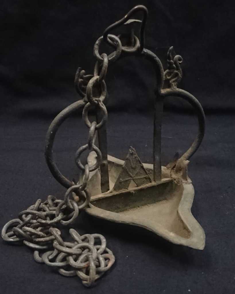 Lampu minyak gantung perunggu