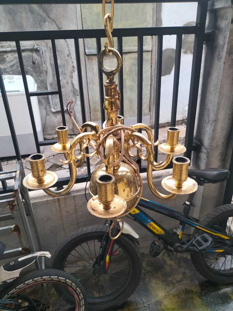 Lampu Gantung Antik 6 Tangkai dengan Rantai_Kuningan
