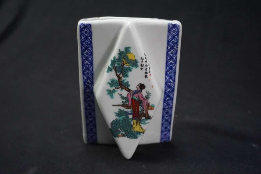 Tempat Pensil China Vintage