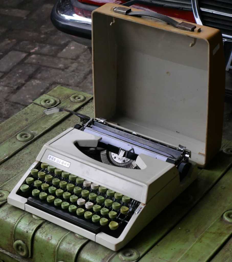 Mesin Ketik Korea Kondisi Fungsi