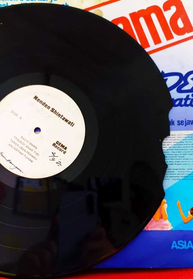 Piringan Hitam Nenden Shintawati