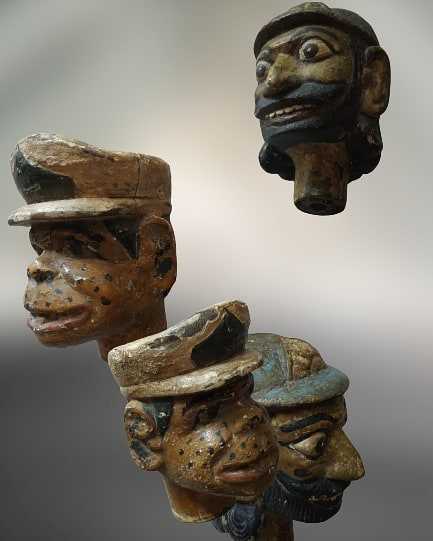 Patung Antik Bahan Kayu