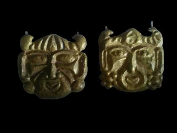 Liontin ~ Tanimbar 12cm X 12cm Maluku ~ Kuningan