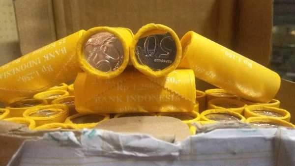 A 1751 Koin 50 Rupiah Kepodang 1999 1 kardus isi 40ROLL Kondisi Sesuai Gambar