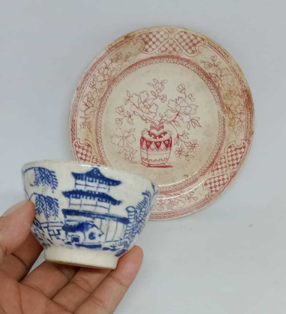 Piring Porcelain Vintage
