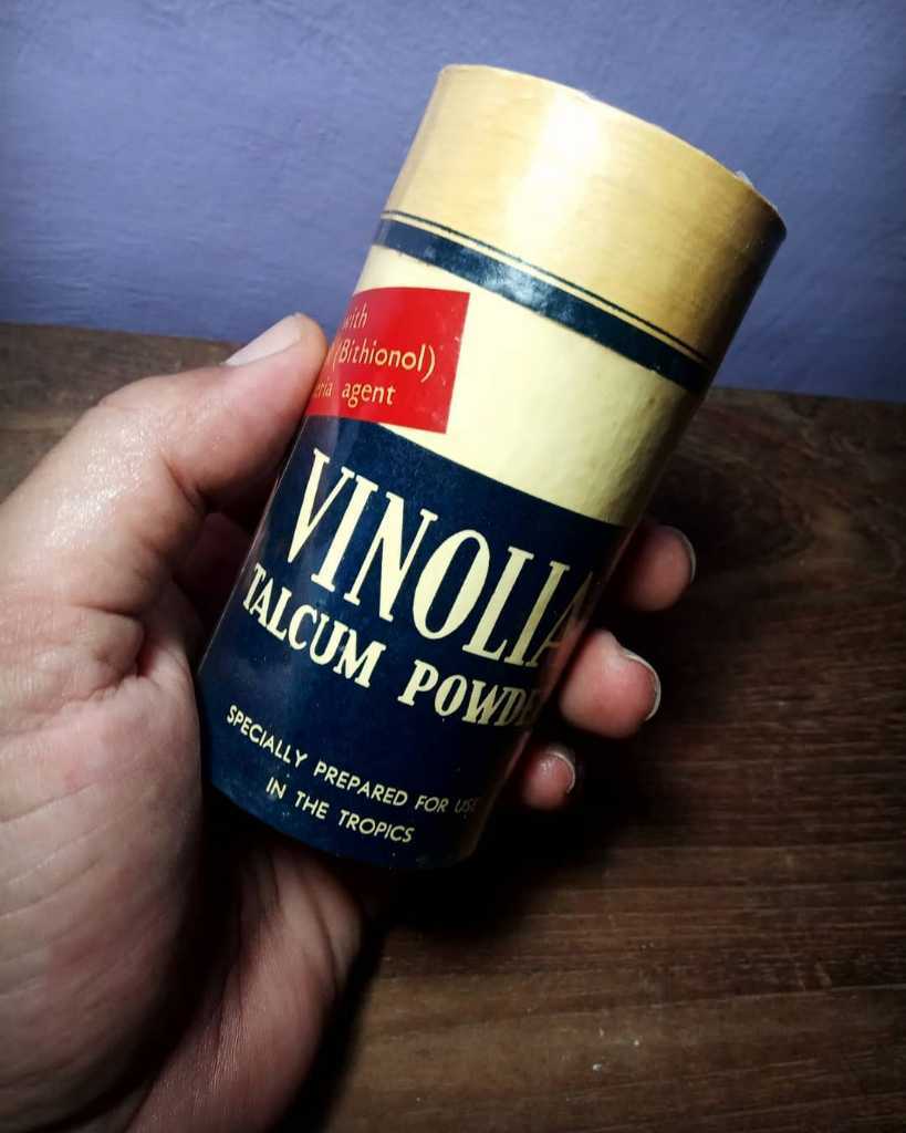 Bedal lawas "Vinolia" Utuh, NOS, masih plasrikan.