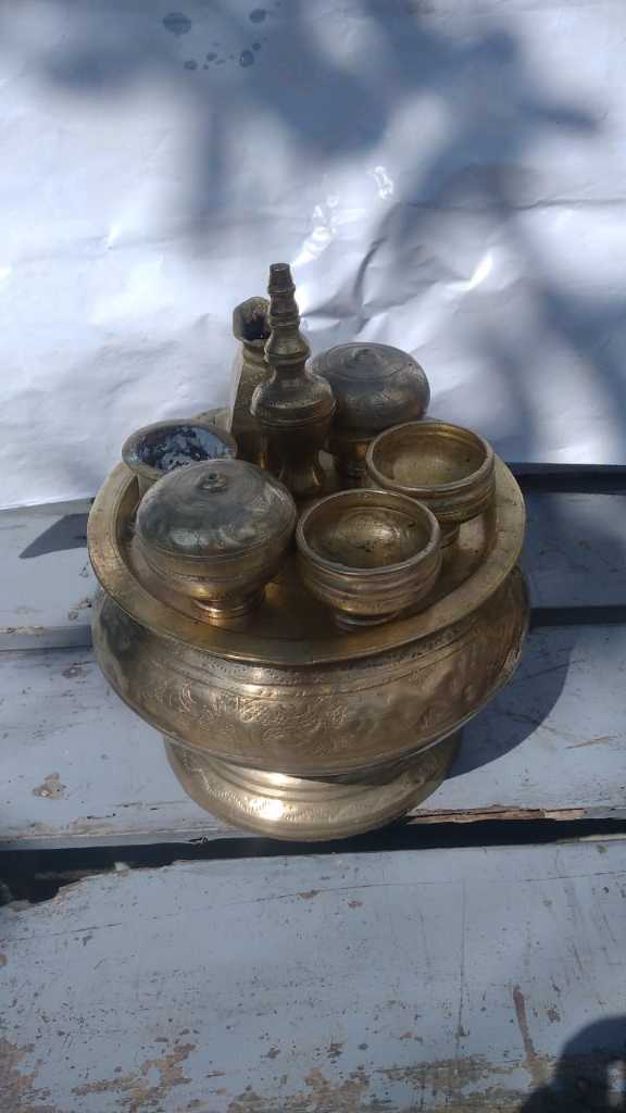 Tempat sirih bahan kuningan