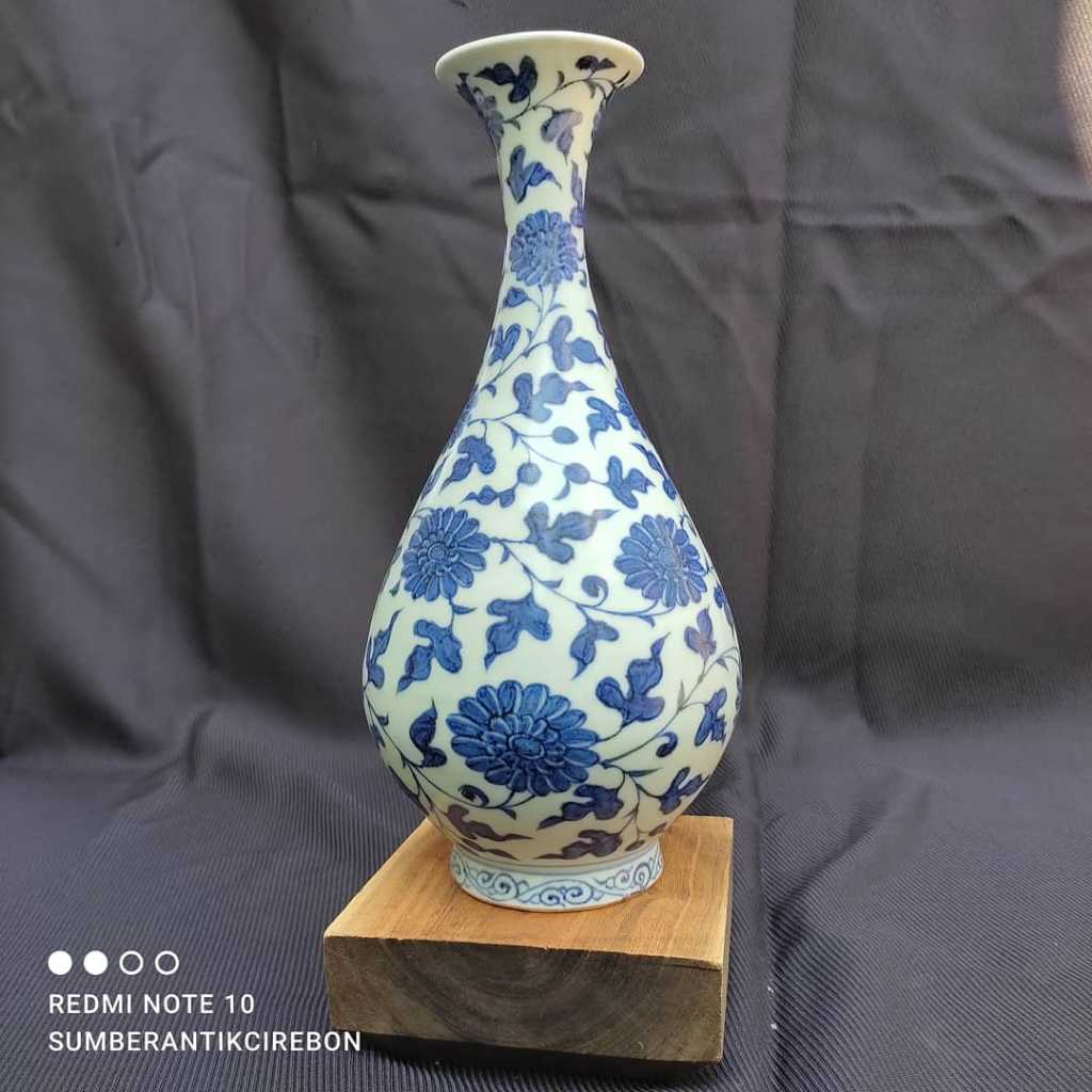 Vas Porcelain Vintage