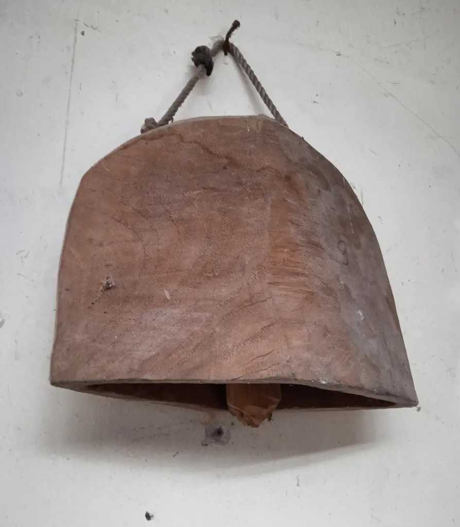 Klenengan sapi lawas