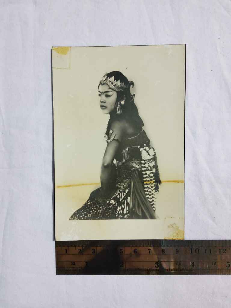 Foto Antik / Foto Kuno ; estimasi tahun 1900-an awal; ukuran 14cm x 9cm