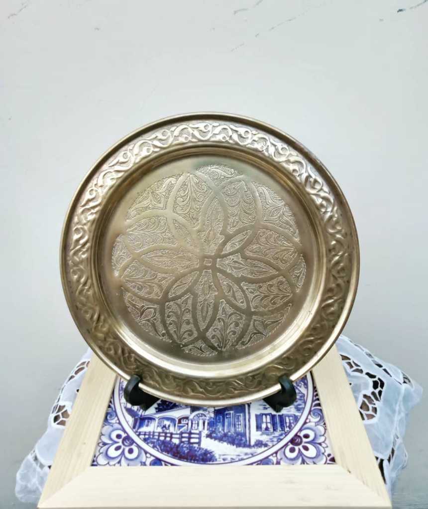 Ukiran Kuningan detail halus Diameter:24cm