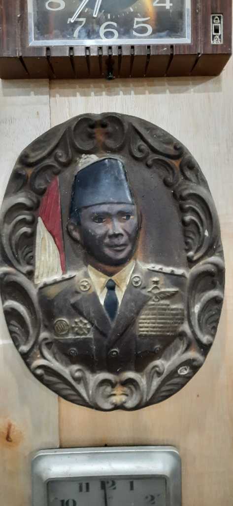 Hiasan dinding ir.soekarno