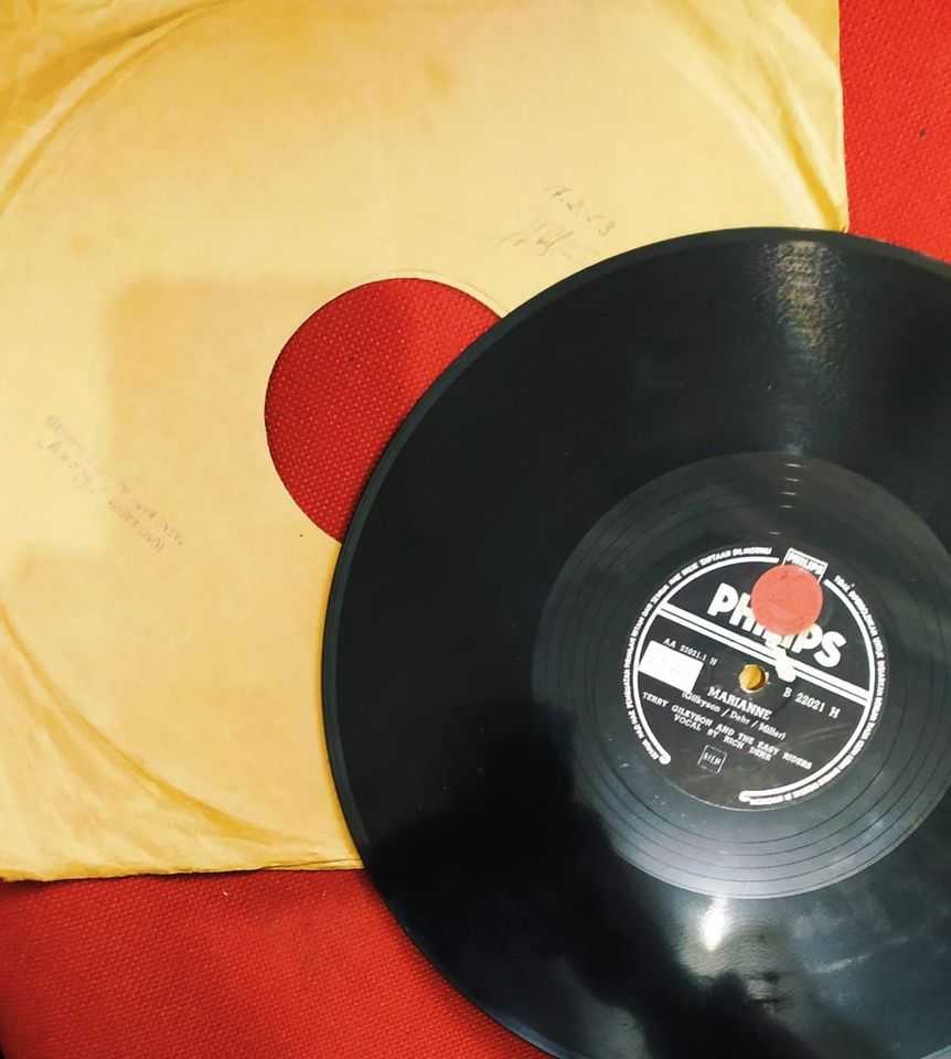 Piringan Hitam Mariane