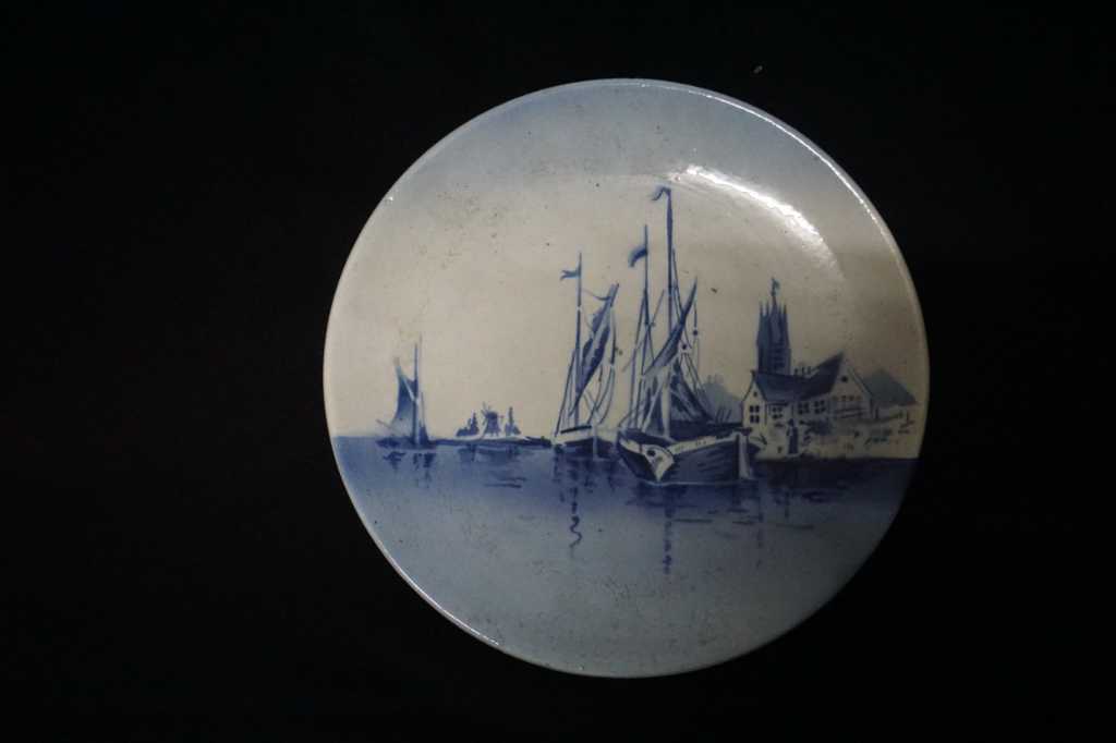 Piring Porcelain Vintage