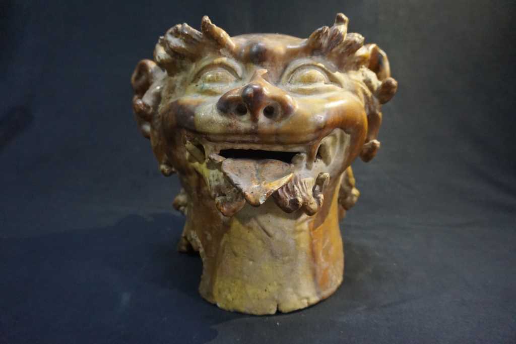 Patung Keramik Kilin