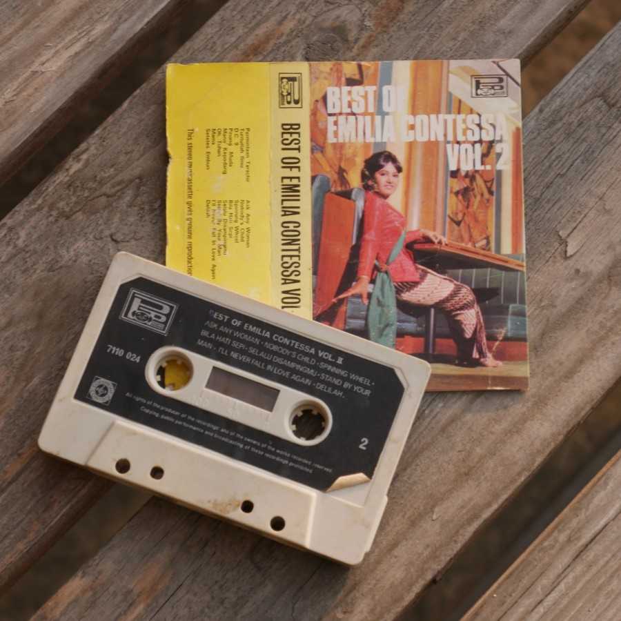 Kaset Pita Emilia Contessa The Best Of Vol.2