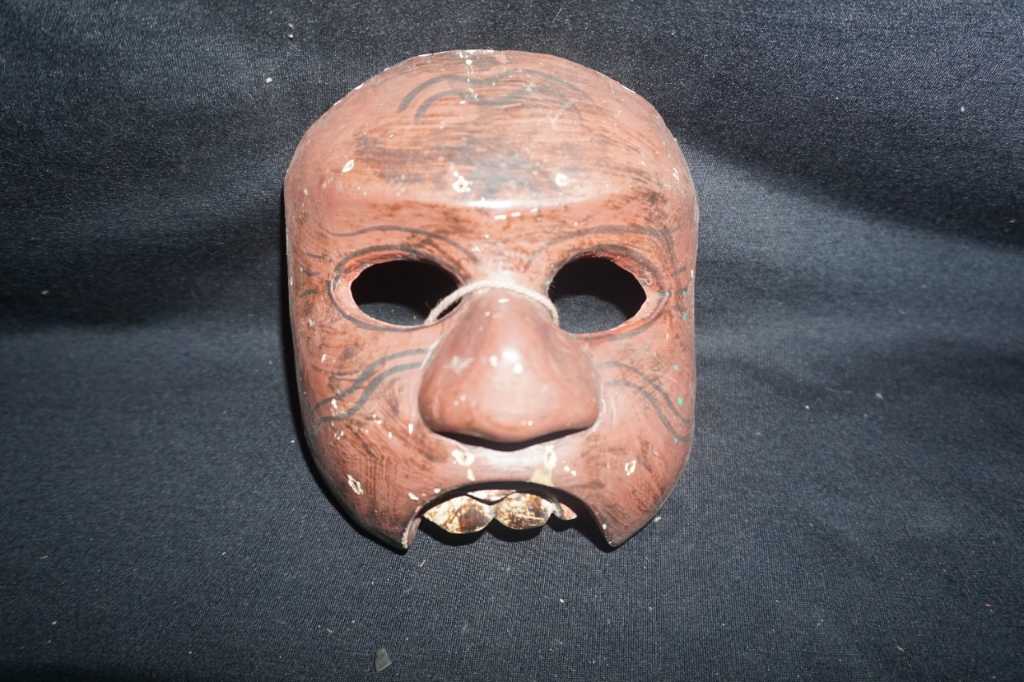 Topeng Penthul Antik