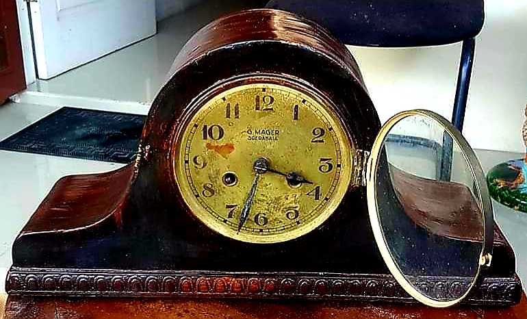 Jam Meja Antik Tua Germany Merk G.Mager 2 Lubang