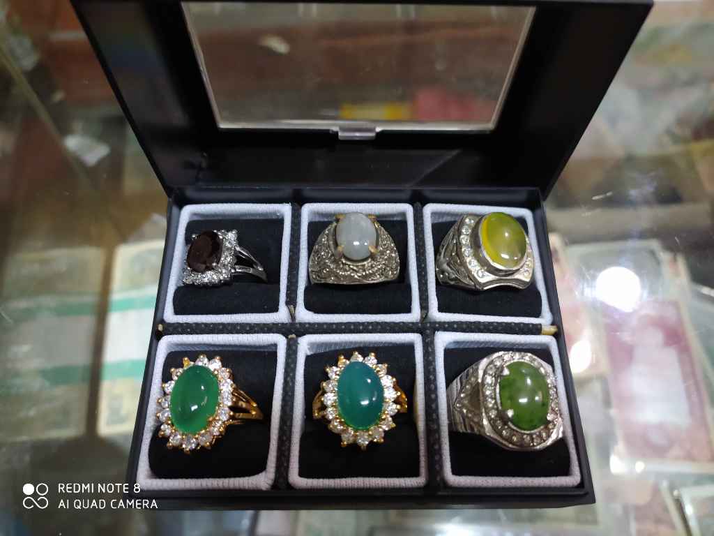 6 pcs cincin berikut kotak sesuai gambar