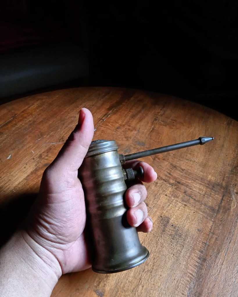 Antique EAGLE Kuningan