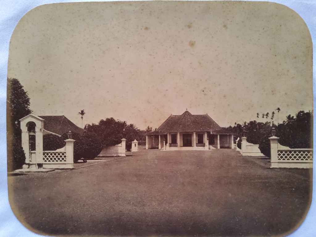 koleksi foto jadul estimasi tahun 1870-an ukuran panjang: 24,5cm; lebar: 19cm
