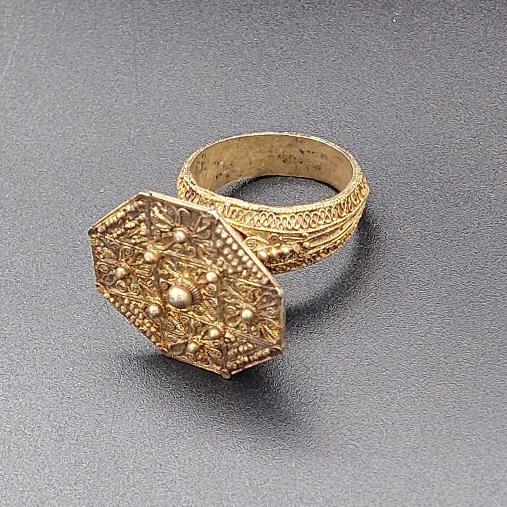 CINCIN ANTIK TOPAK GAJAH SUKU BATAK SUMATRA