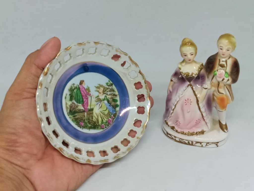 Patung Dancing Dutch