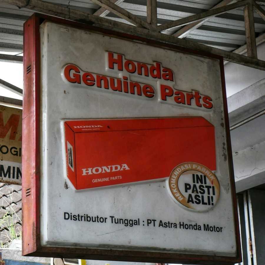 Noenbox Honda Jadul Dekorasi Nuansa Bengkel Garage
