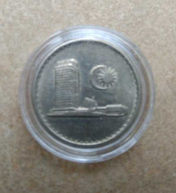 X 245 Malaysia 10 Sen 1978 Berikut kapsul