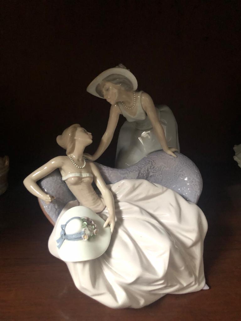 Patung Porcelain Antik