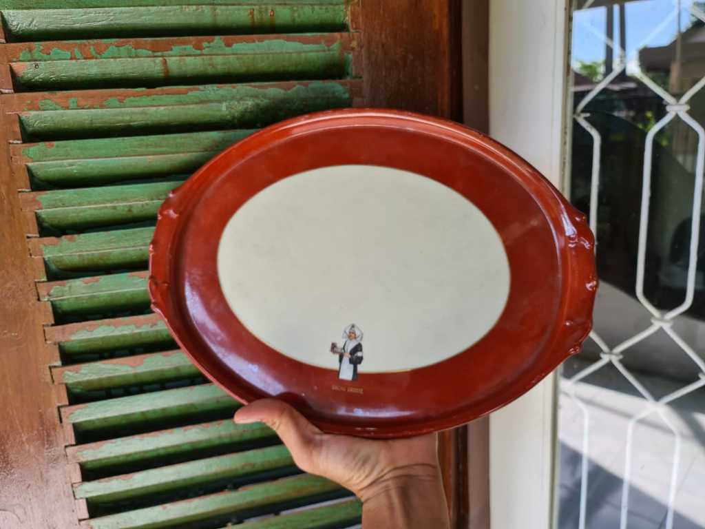 Nampan Porcelain Vintage