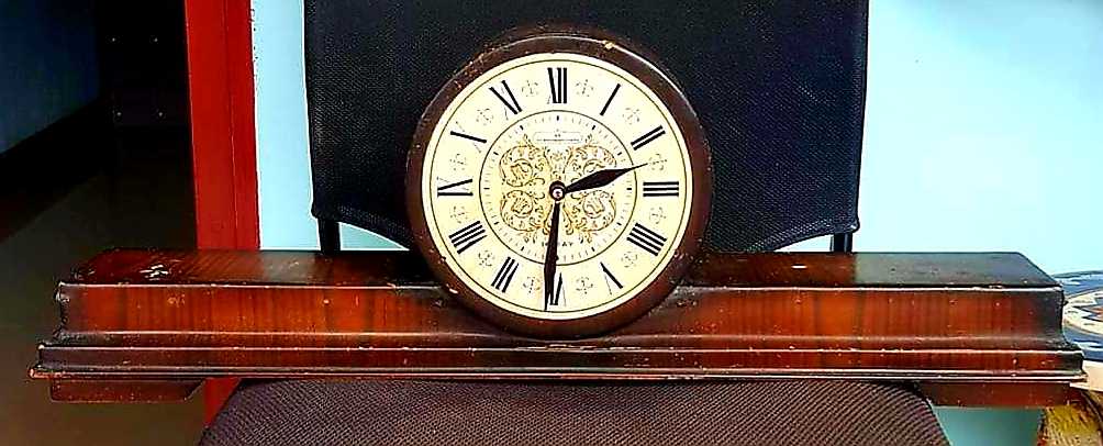 Jam Meja Antik Germany Khusus Buat PT. Brothers Kuncian