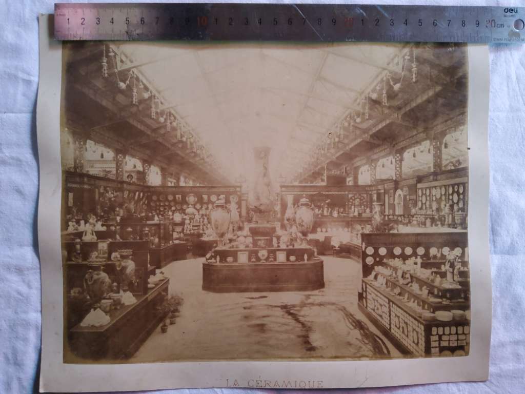 Foto antik / Foto kuno "dua muka" (Le Pont De L'Alma dan Pavillion Portugais L'Alimentation) ; estimasi tahun 1900-an awal; ukuran 28cm x 22,5cm.