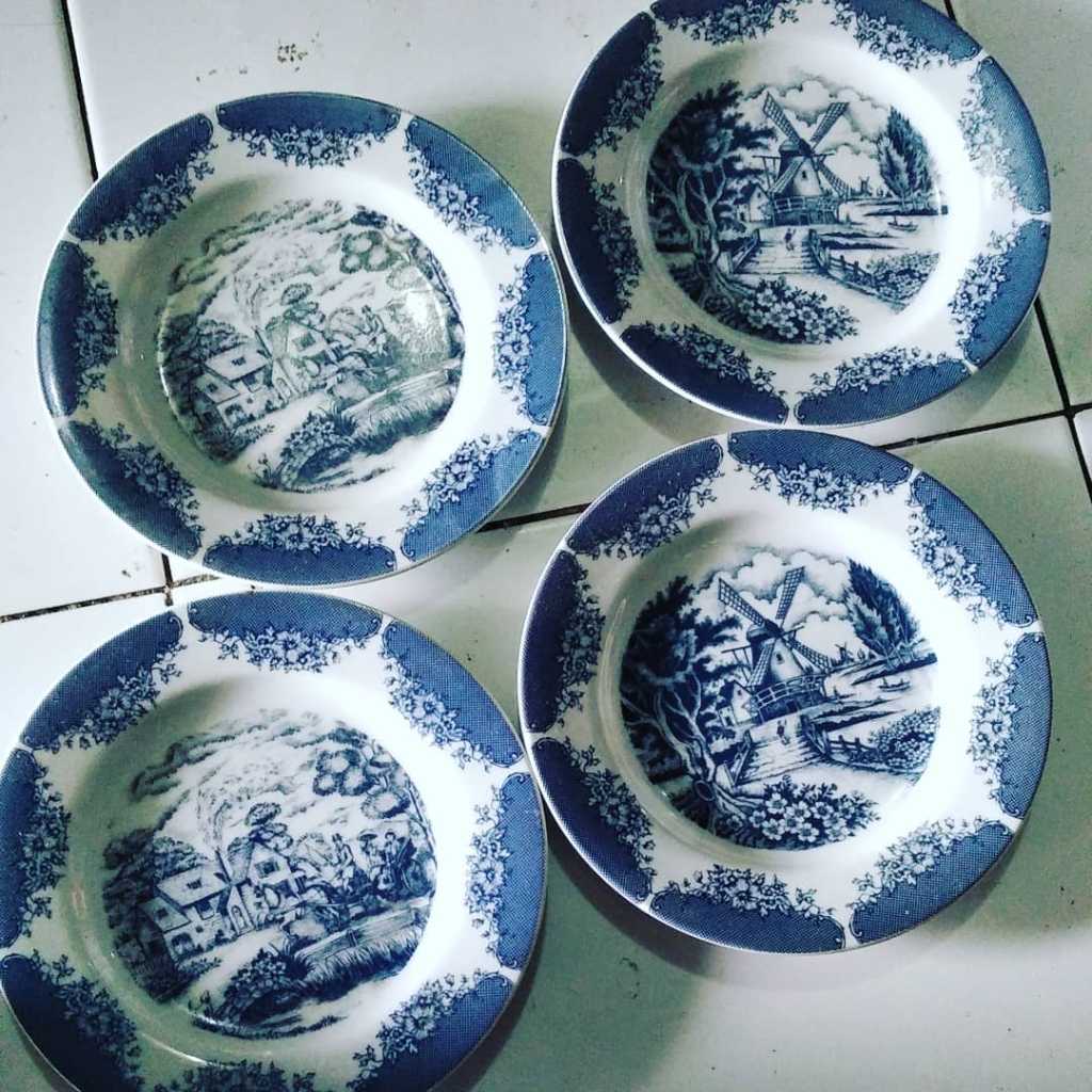 Piring Keramik Vintage