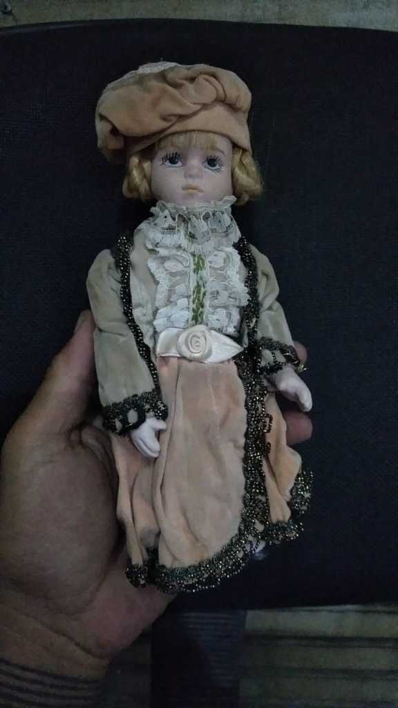 Patung Porcelain Vintage