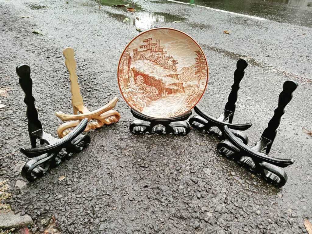 Stand Piring Vintage