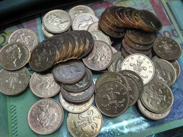 Koin Inggris 2 Pence 1 Keping Kondisi Detil Masih Bagus Sudah Dibersihkan Tahun Random X010