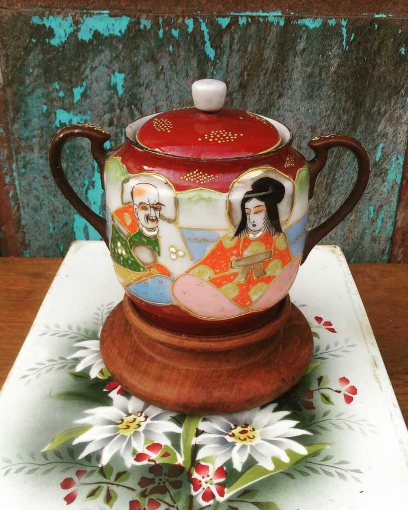 Tempat Gula Porcelain