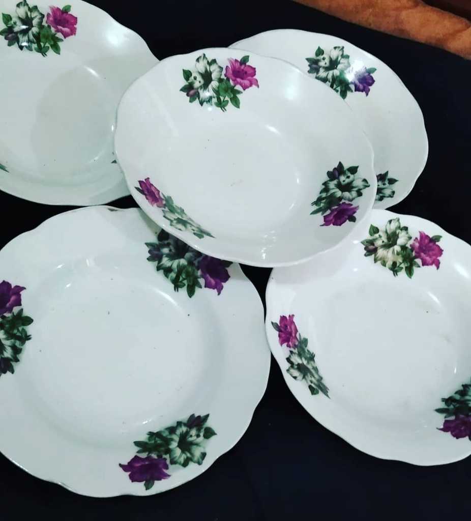 Piring Keramik Vintage